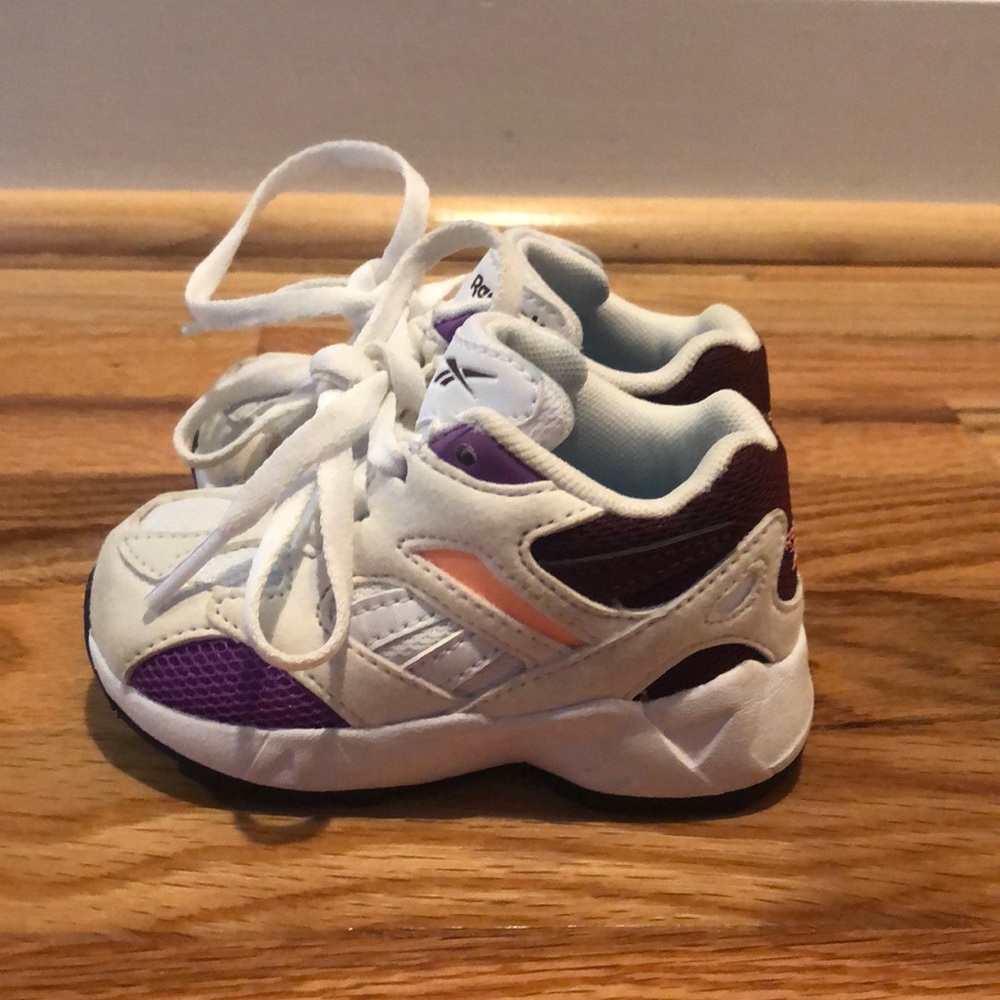 Reebok size 4 toddler shoes